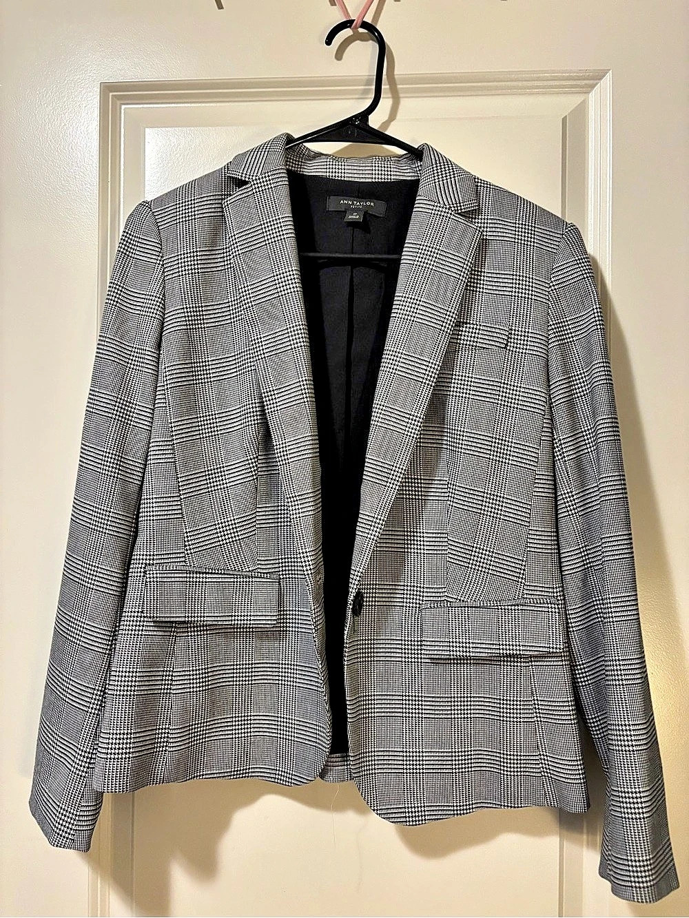 Ann Taylor Petite Plaid Blazer Size 4P Like New
